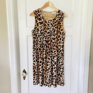 Calvin Klein Size 10 Cheetah Print Pleated Shift Sleeveless Lined Dress Flowy